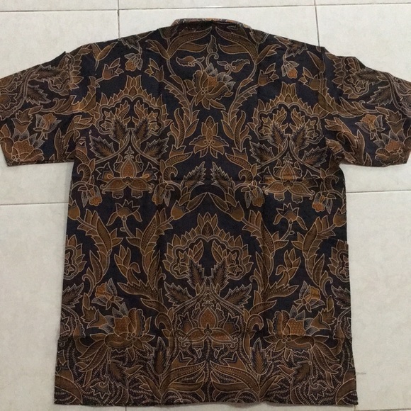 Men’s batik - Picture 2 of 3